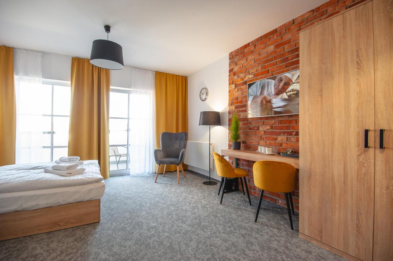 Aparthotel Gostyn Екстериор снимка
