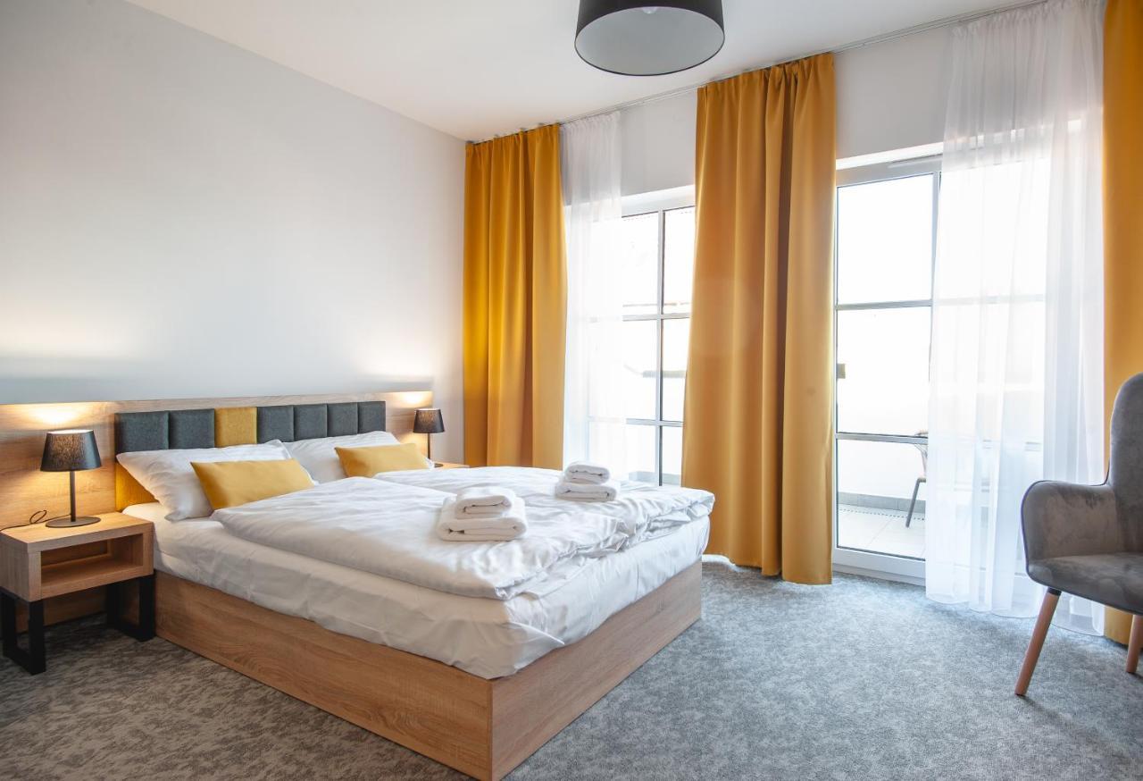 Aparthotel Gostyn Екстериор снимка